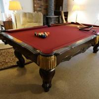 Nice Brunswick Table