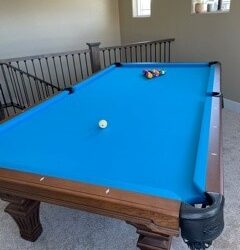 Beautiful Olhausen Hampton 9' pool table - excellent condition (retail for over $6k)